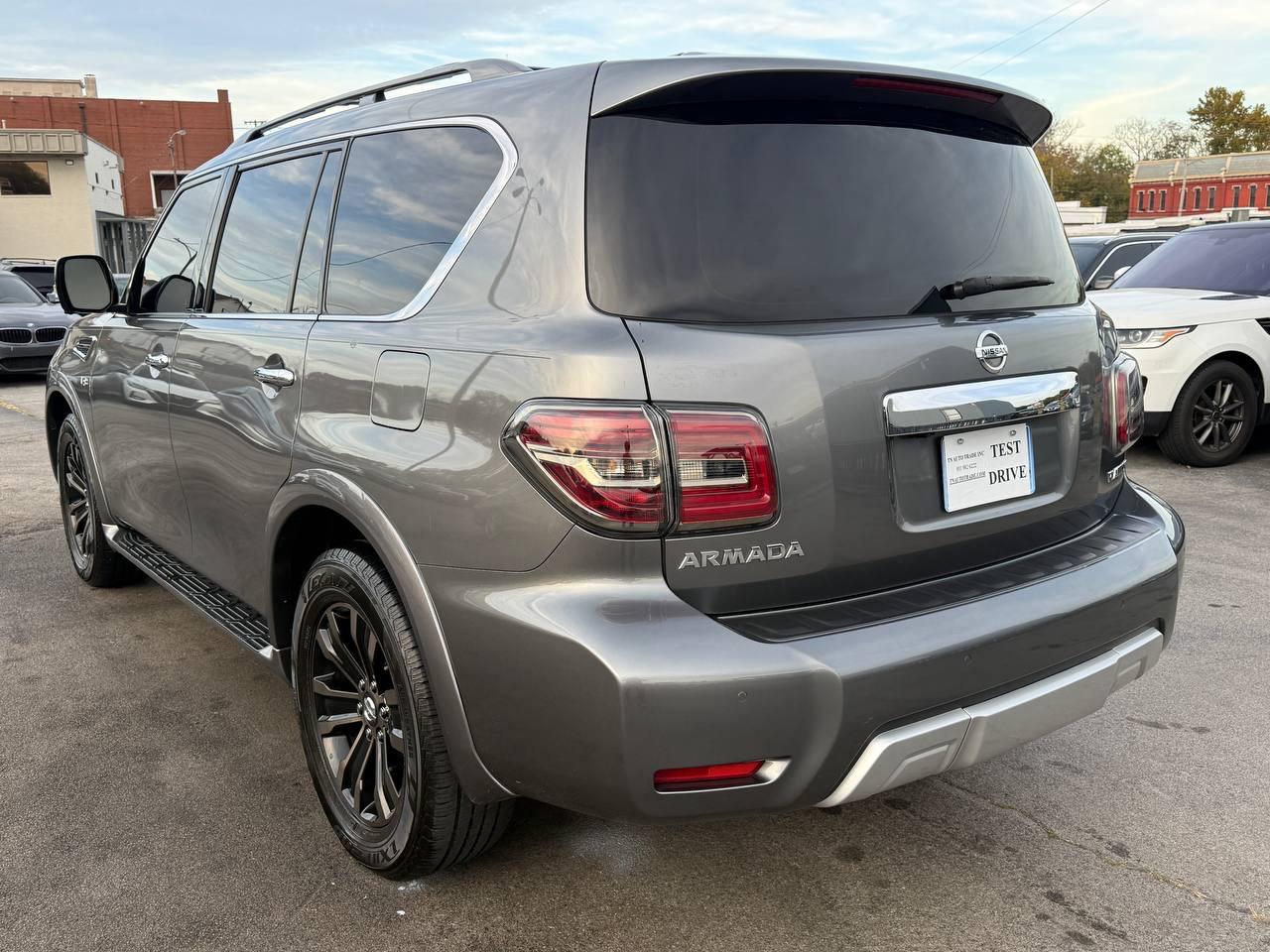 Nissan Armada Platinum AWD 2017