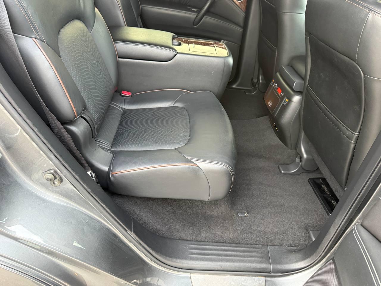 Nissan Armada Platinum AWD 2017