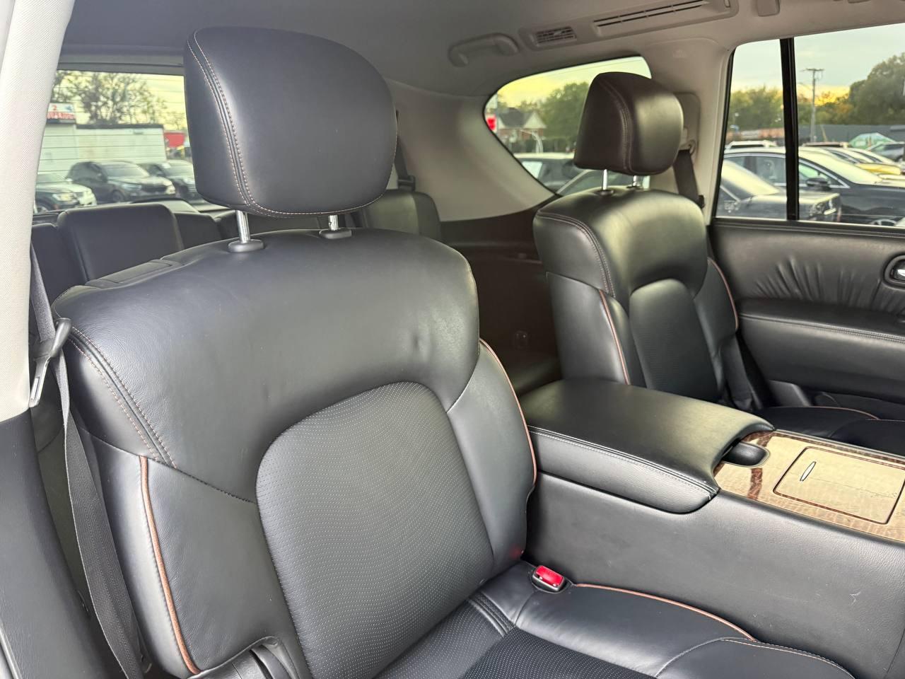 Nissan Armada Platinum AWD 2017