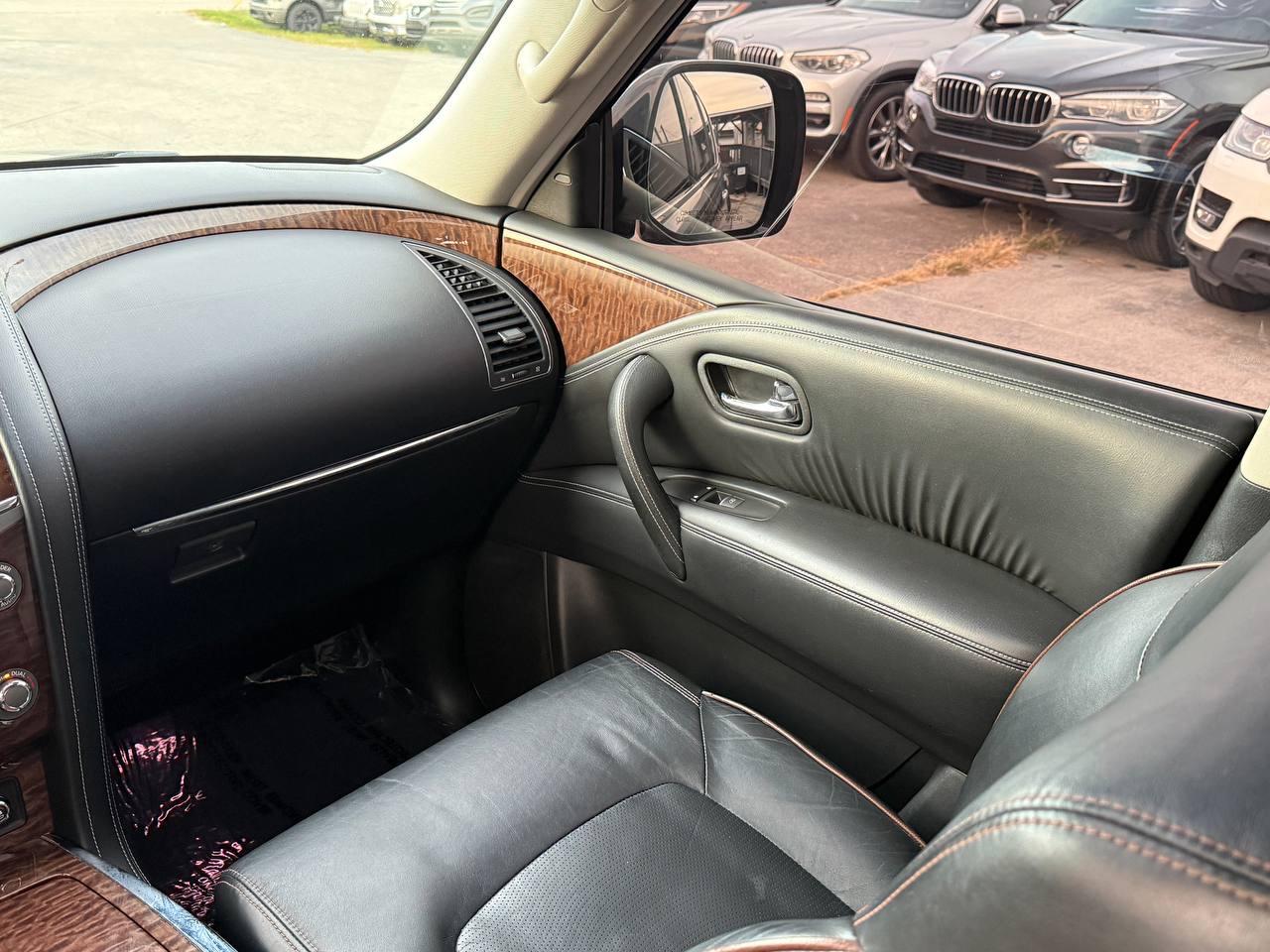 Nissan Armada Platinum AWD 2017
