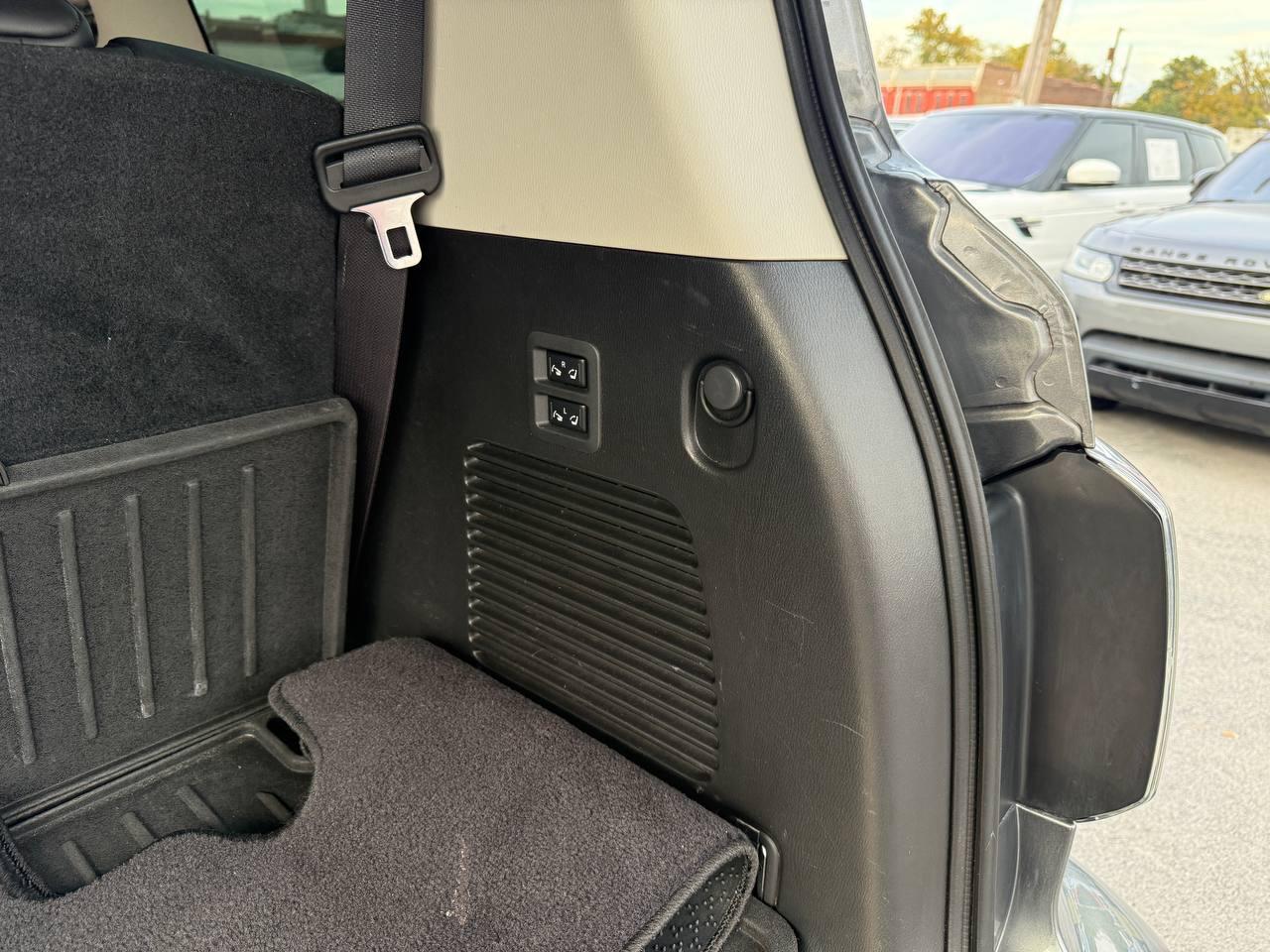 Nissan Armada Platinum AWD 2017