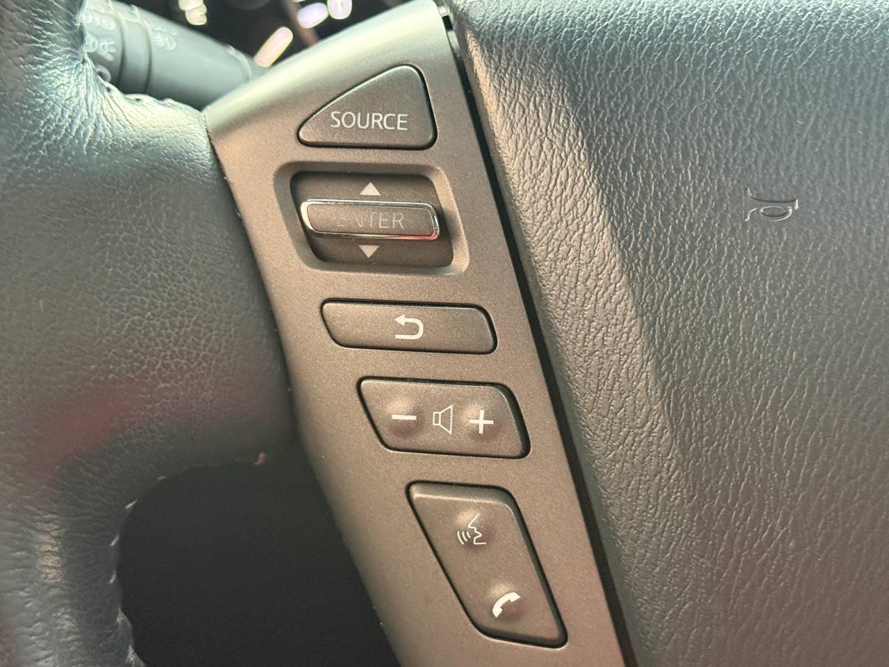 Nissan Armada Platinum AWD 2017