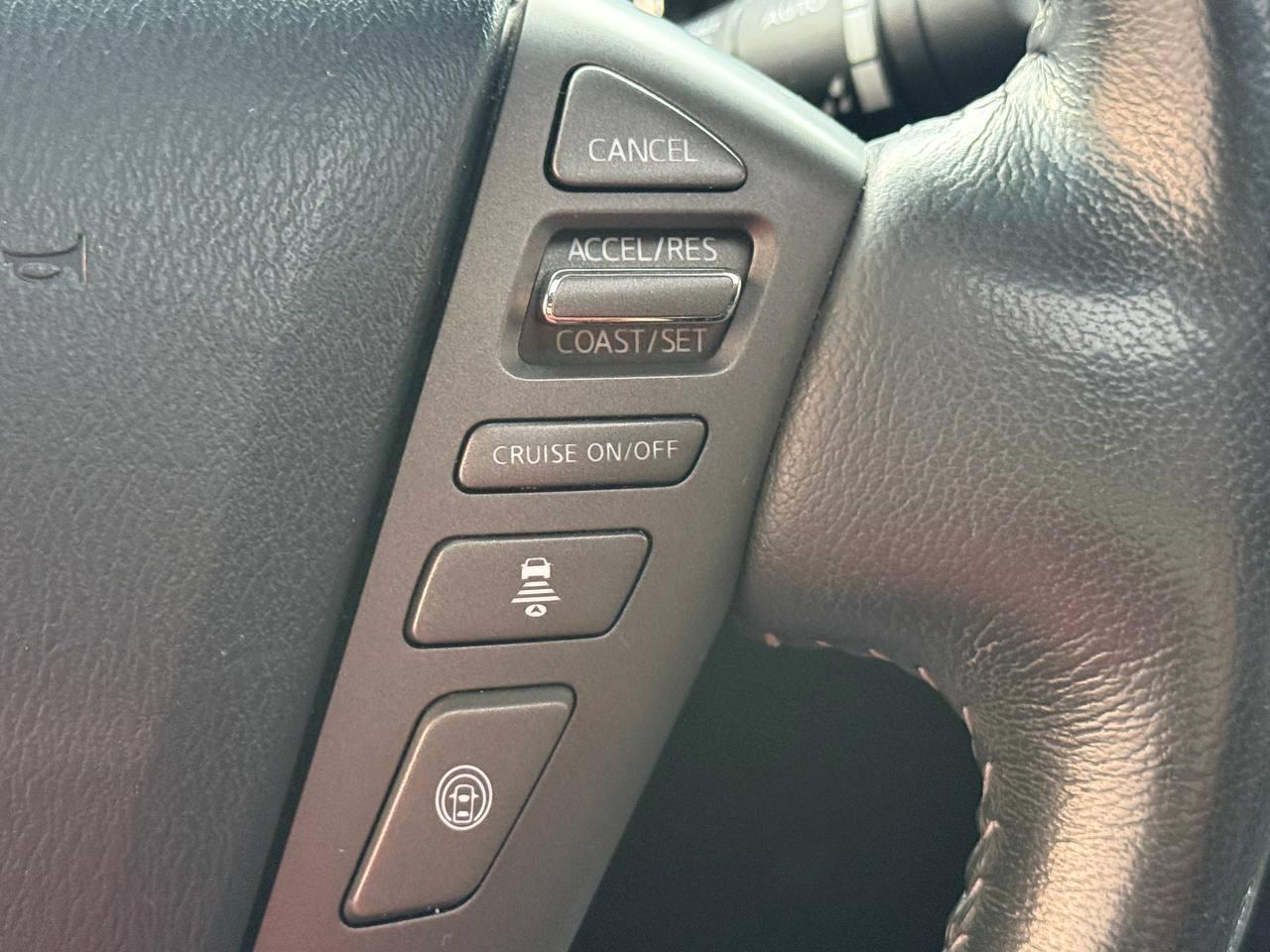 Nissan Armada Platinum AWD 2017