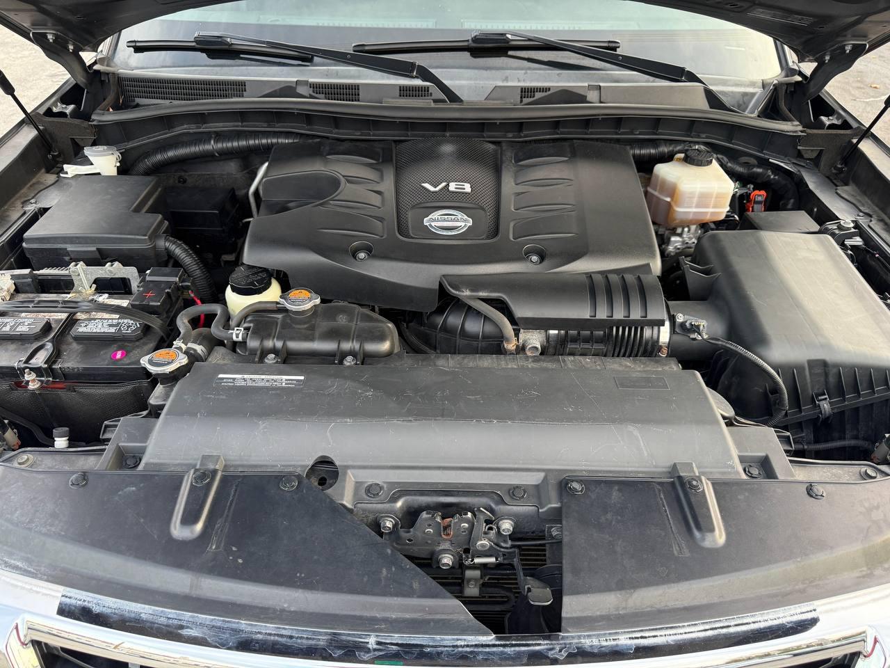Nissan Armada Platinum AWD 2017