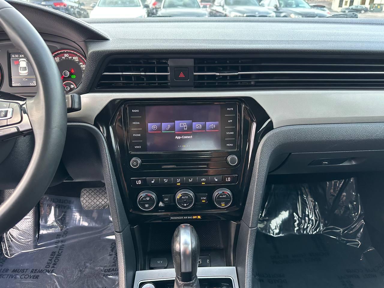 Volkswagen Passat SE 2021