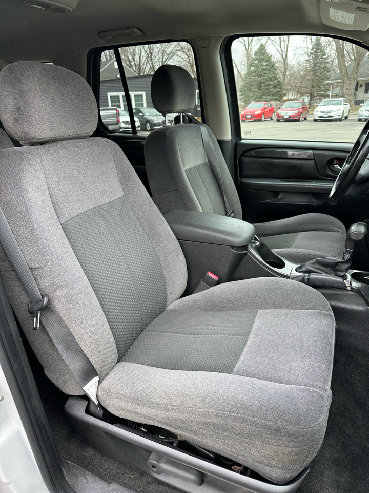 GMC Envoy SLE-1 4WD 2008