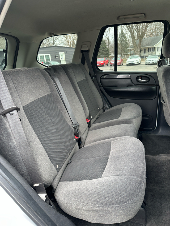 GMC Envoy SLE-1 4WD 2008