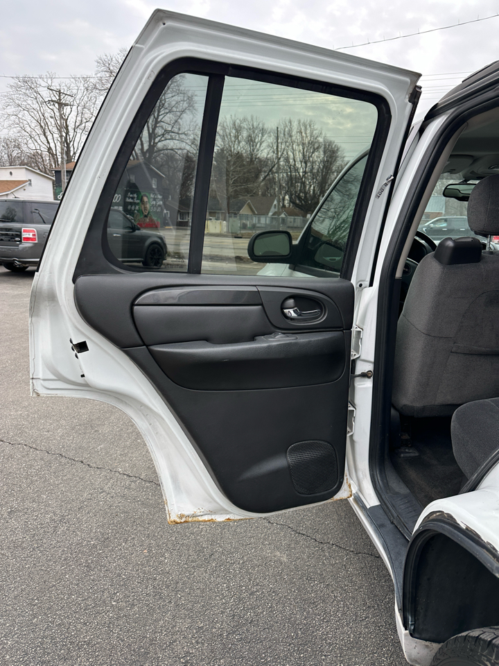 GMC Envoy SLE-1 4WD 2008