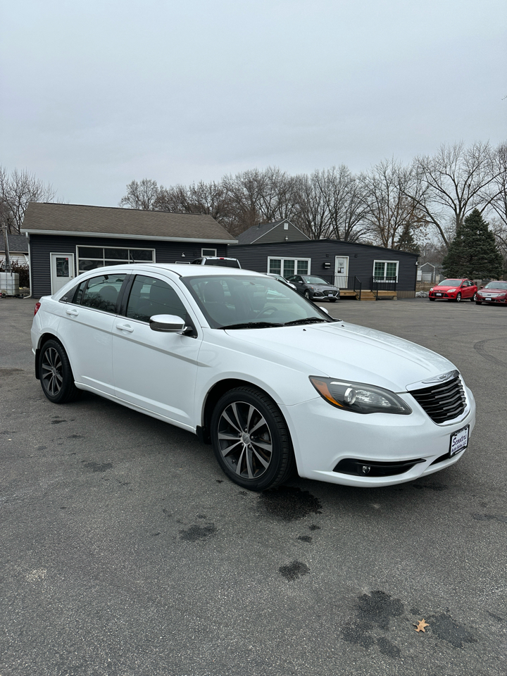 Chrysler 200 Touring 2013