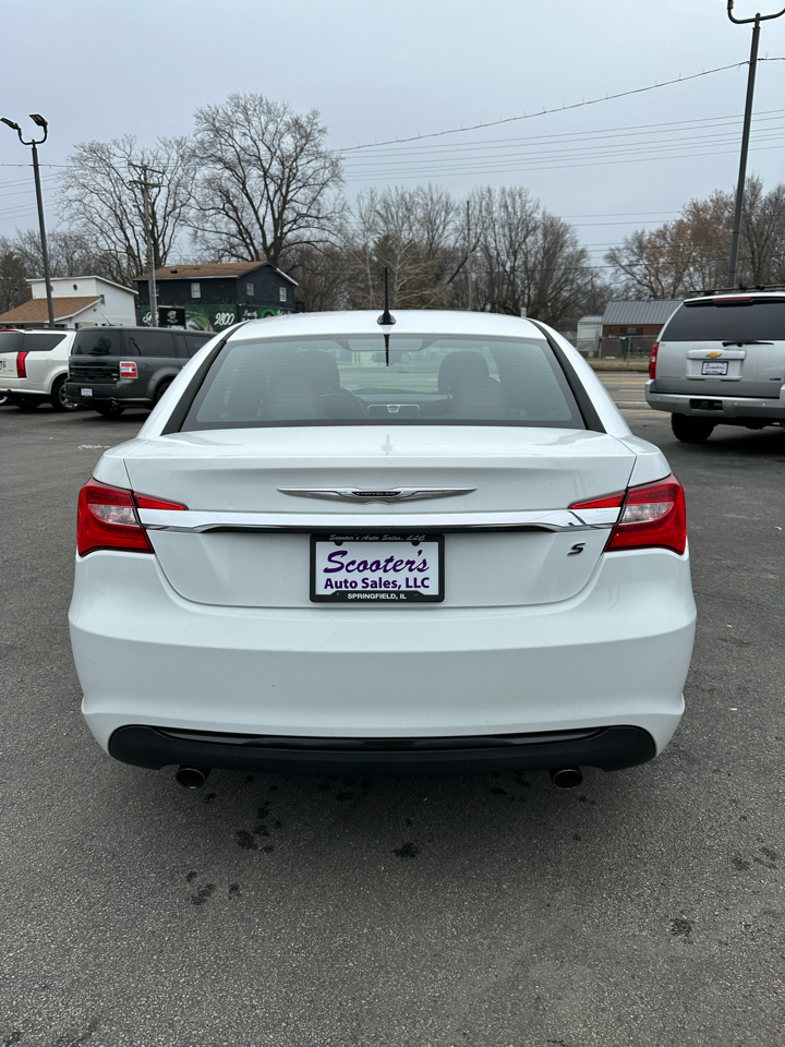 Chrysler 200 Touring 2013