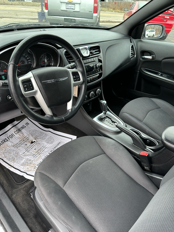 Chrysler 200 Touring 2013