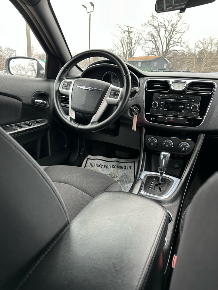 Chrysler 200 Touring 2013