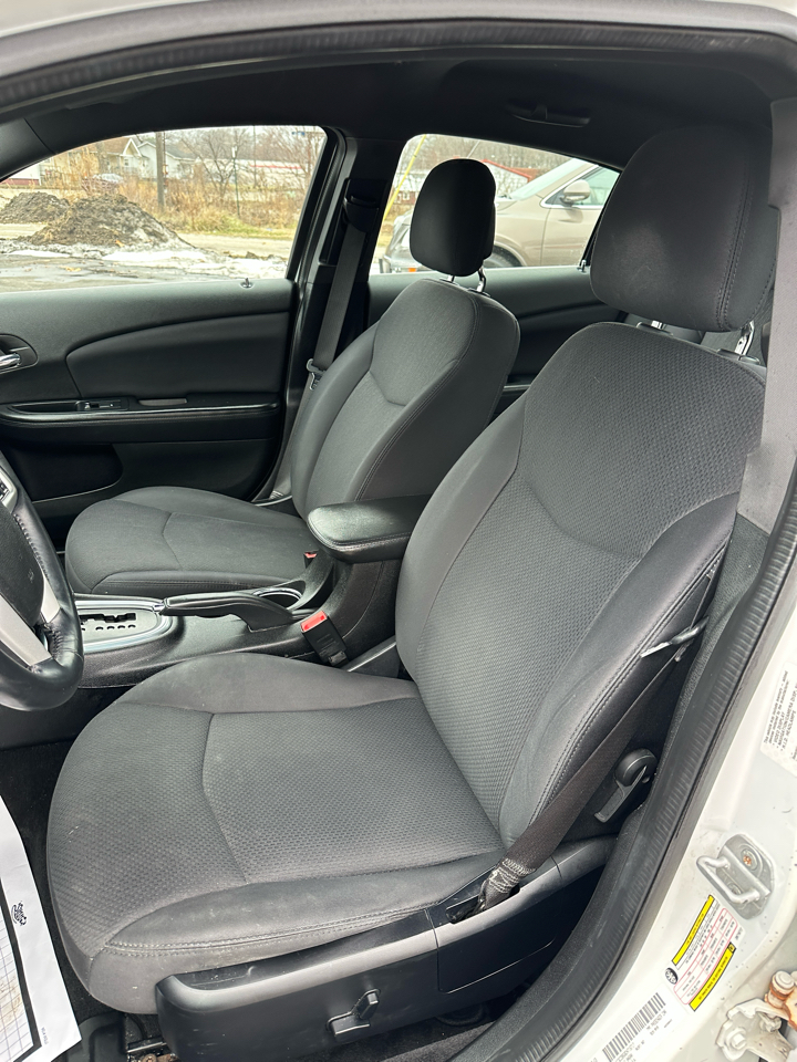 Chrysler 200 Touring 2013