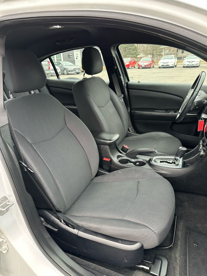 Chrysler 200 Touring 2013