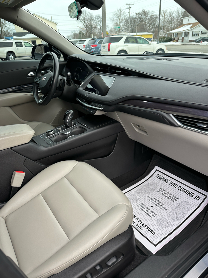 Cadillac XT4 Luxury AWD 2019