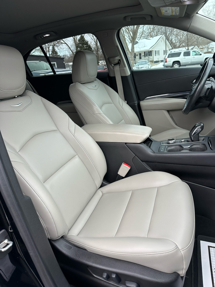 Cadillac XT4 Luxury AWD 2019