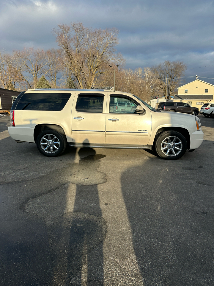GMC Yukon Denali XL 4WD 2012