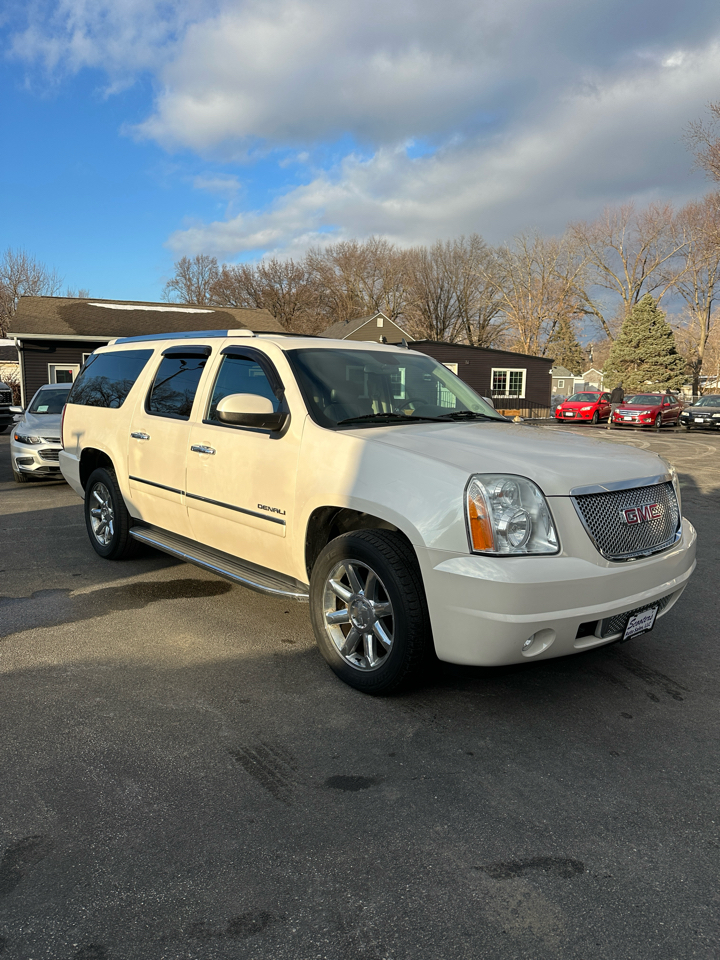 GMC Yukon Denali XL 4WD 2012