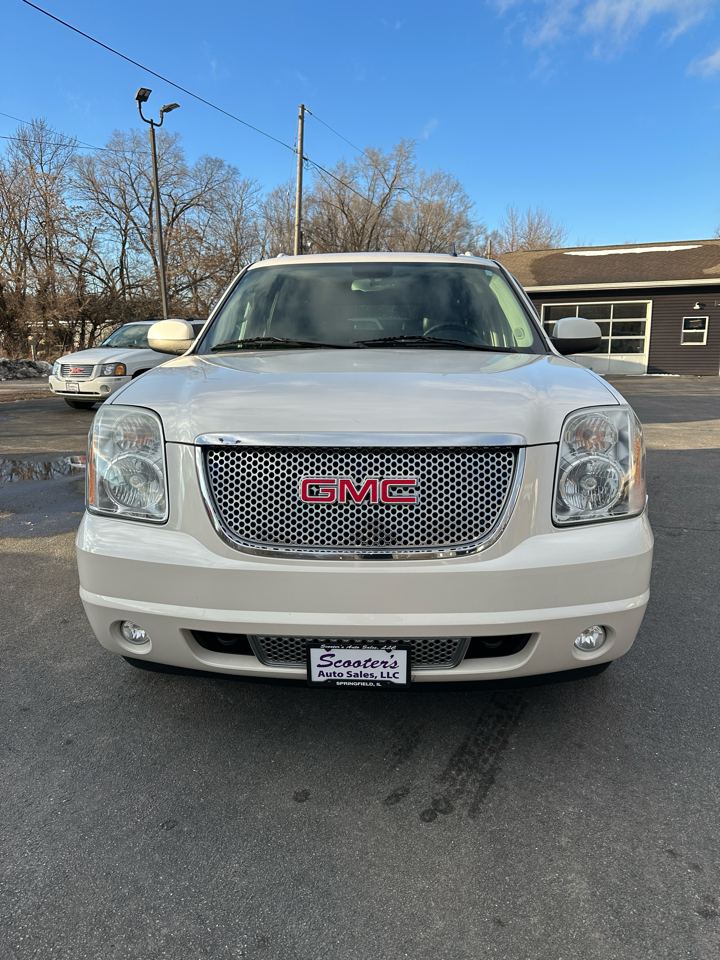 GMC Yukon Denali XL 4WD 2012