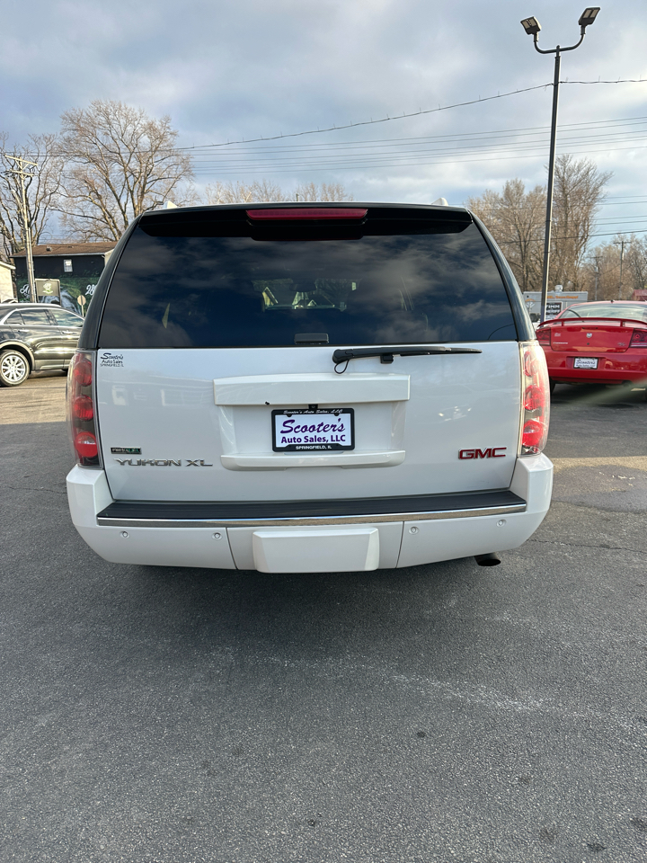 GMC Yukon Denali XL 4WD 2012