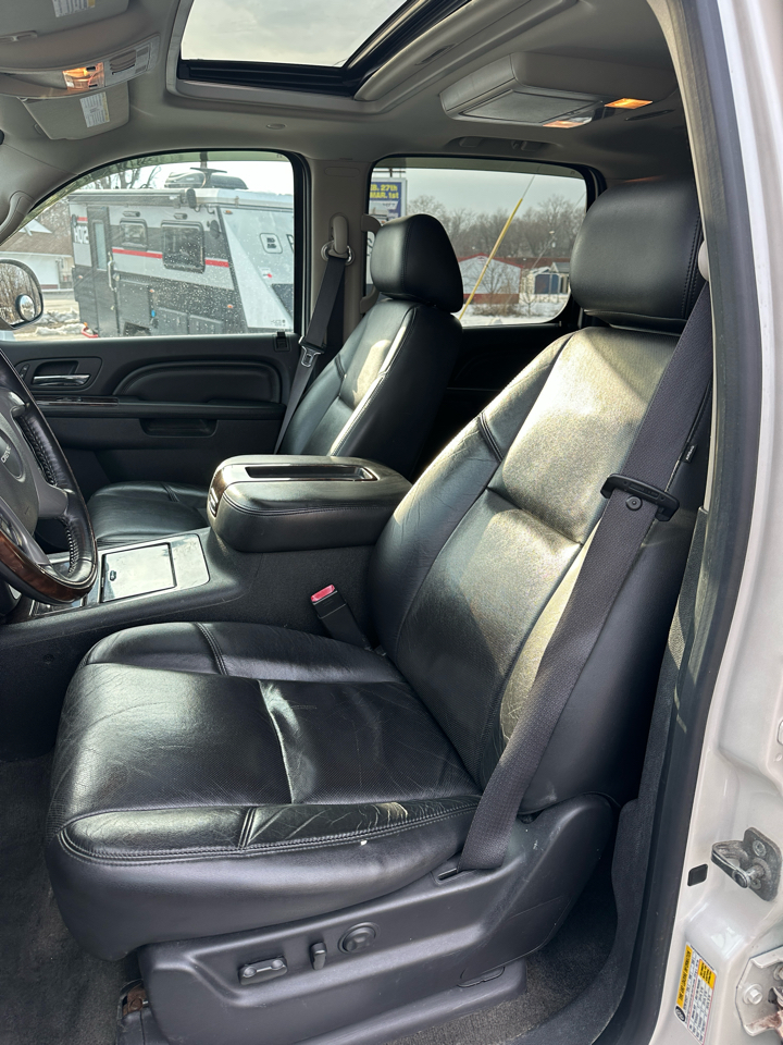 GMC Yukon Denali XL 4WD 2012