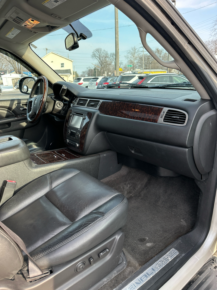 GMC Yukon Denali XL 4WD 2012