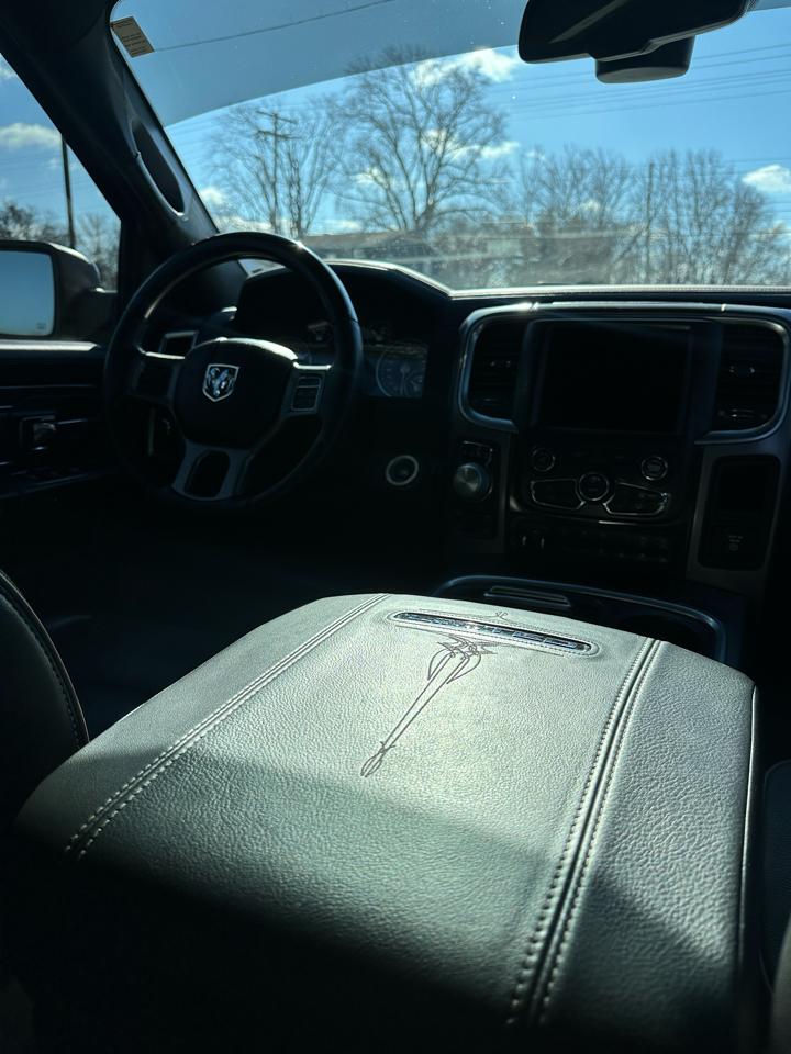 RAM 1500 4WD Crew Cab 140.5" Laramie Limited *Ltd Avail* 2018