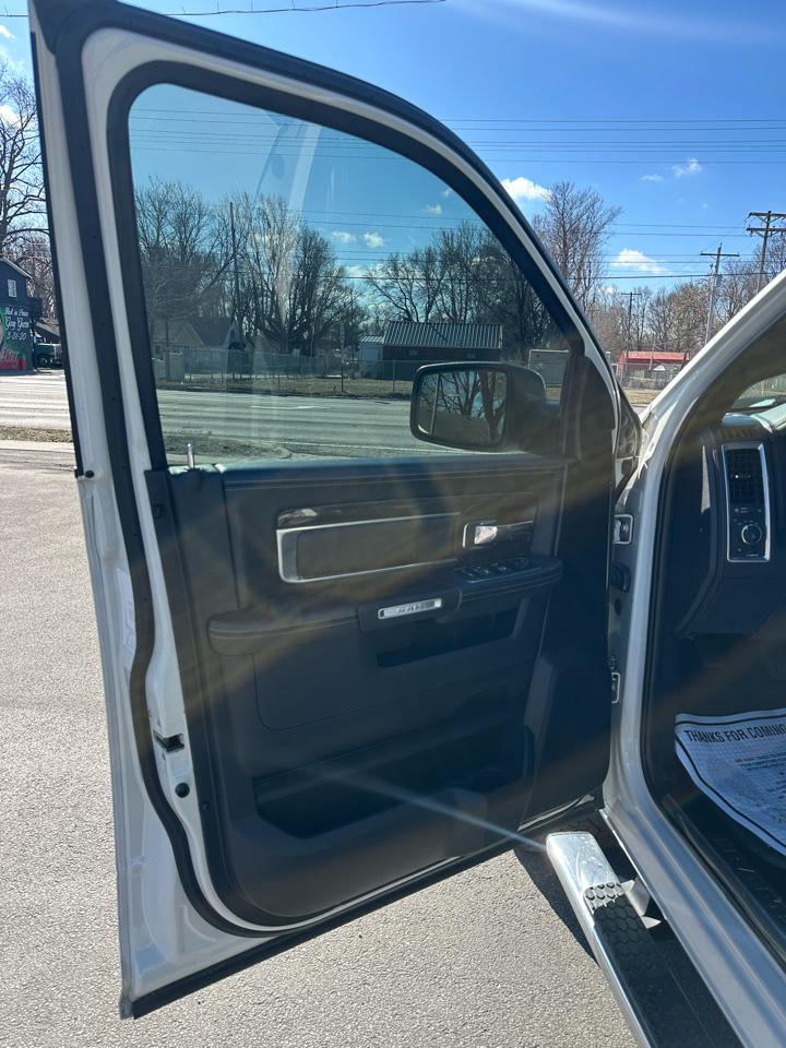 RAM 1500 4WD Crew Cab 140.5" Laramie Limited *Ltd Avail* 2018