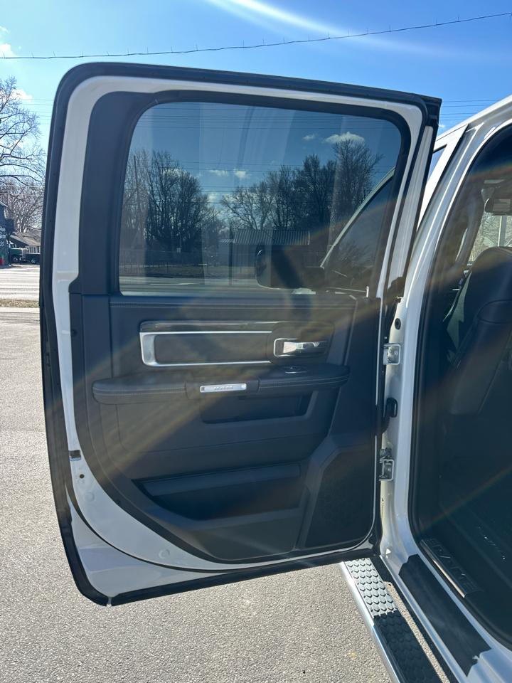 RAM 1500 4WD Crew Cab 140.5" Laramie Limited *Ltd Avail* 2018