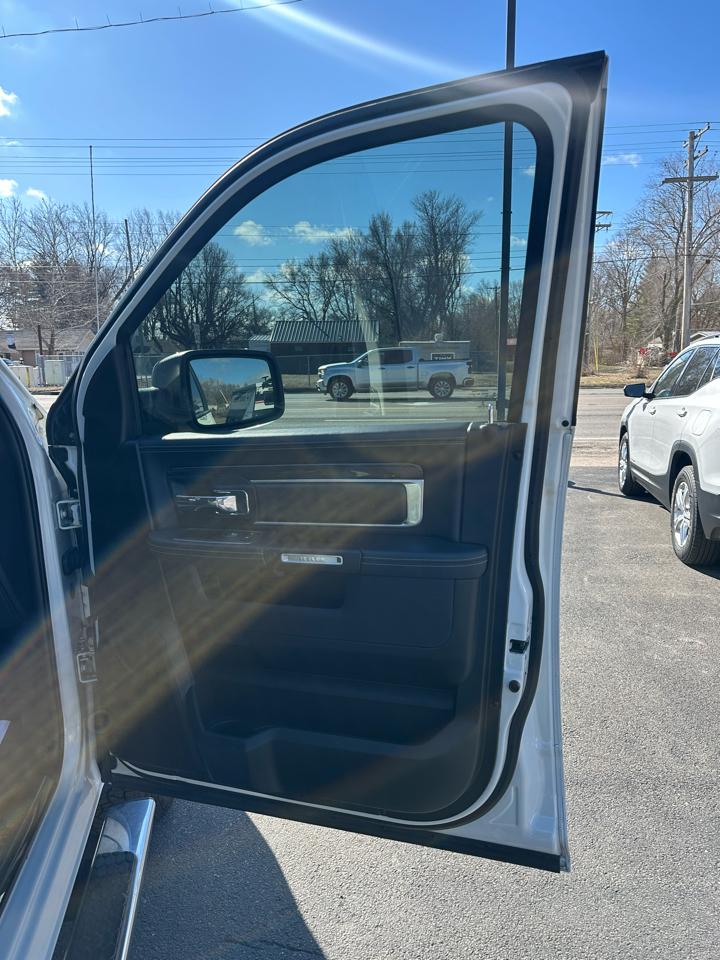 RAM 1500 4WD Crew Cab 140.5" Laramie Limited *Ltd Avail* 2018