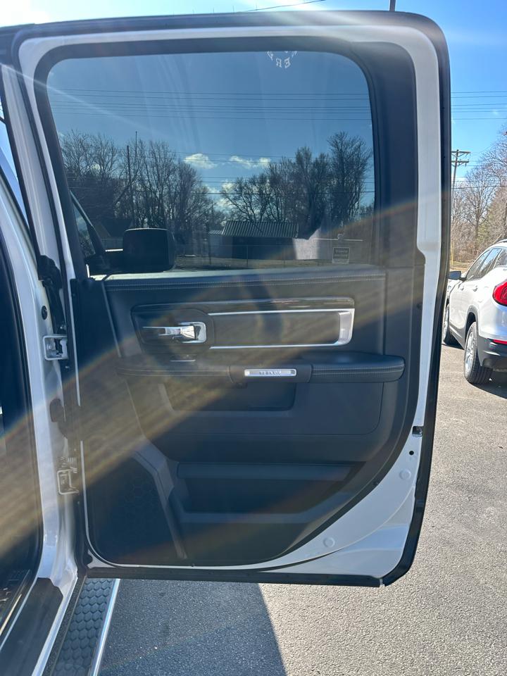 RAM 1500 4WD Crew Cab 140.5" Laramie Limited *Ltd Avail* 2018