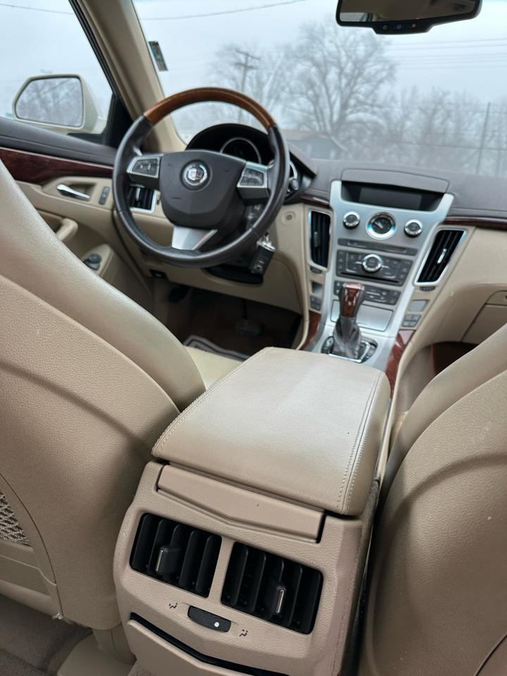 Cadillac CTS 3.0L Luxury AWD 2011