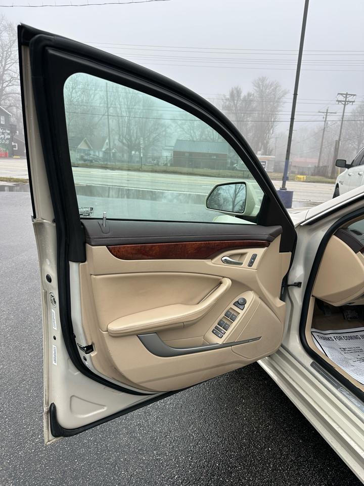 Cadillac CTS 3.0L Luxury AWD 2011