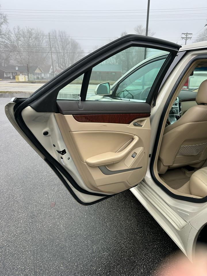 Cadillac CTS 3.0L Luxury AWD 2011