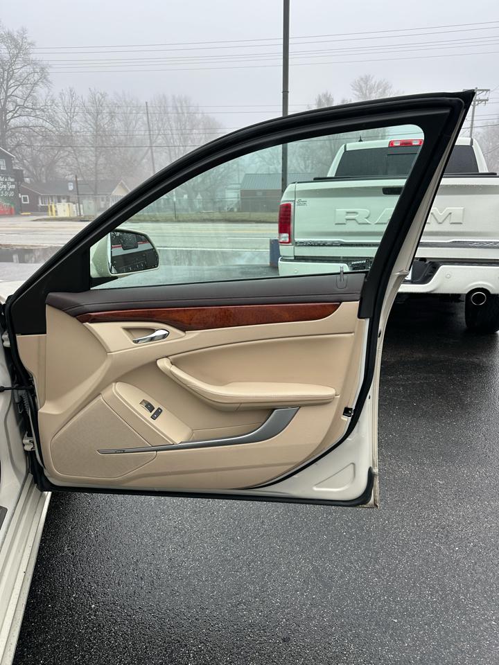 Cadillac CTS 3.0L Luxury AWD 2011