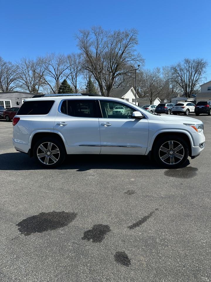 GMC Acadia Denali AWD 2017