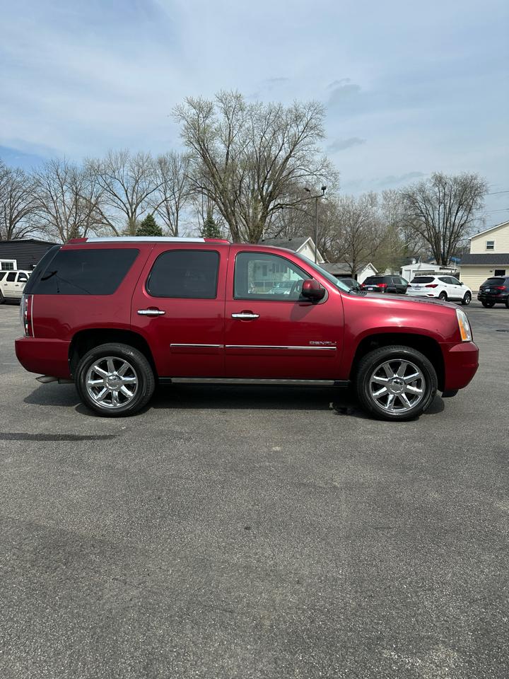 GMC Yukon Denali 4WD 2011