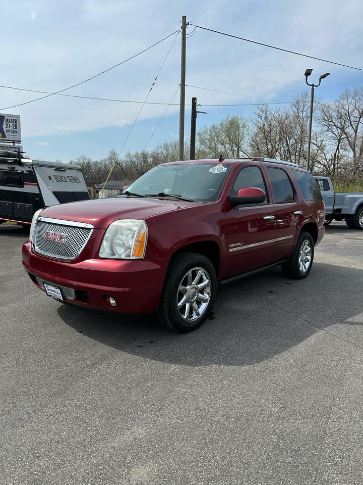 GMC Yukon Denali 4WD 2011