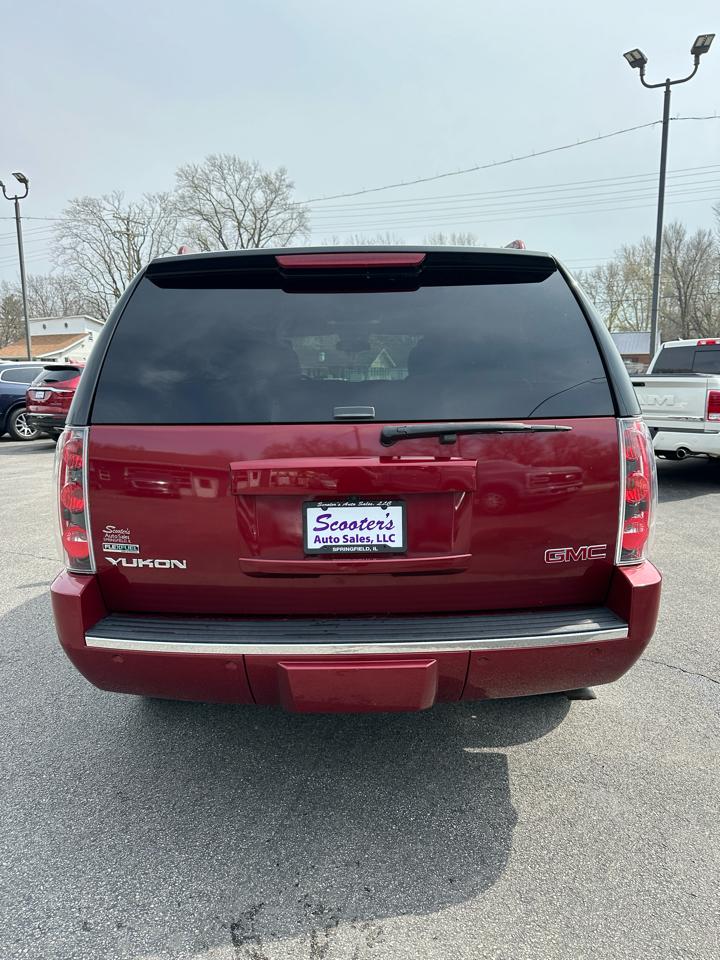 GMC Yukon Denali 4WD 2011