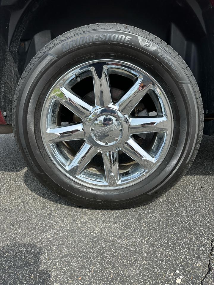 GMC Yukon Denali 4WD 2011