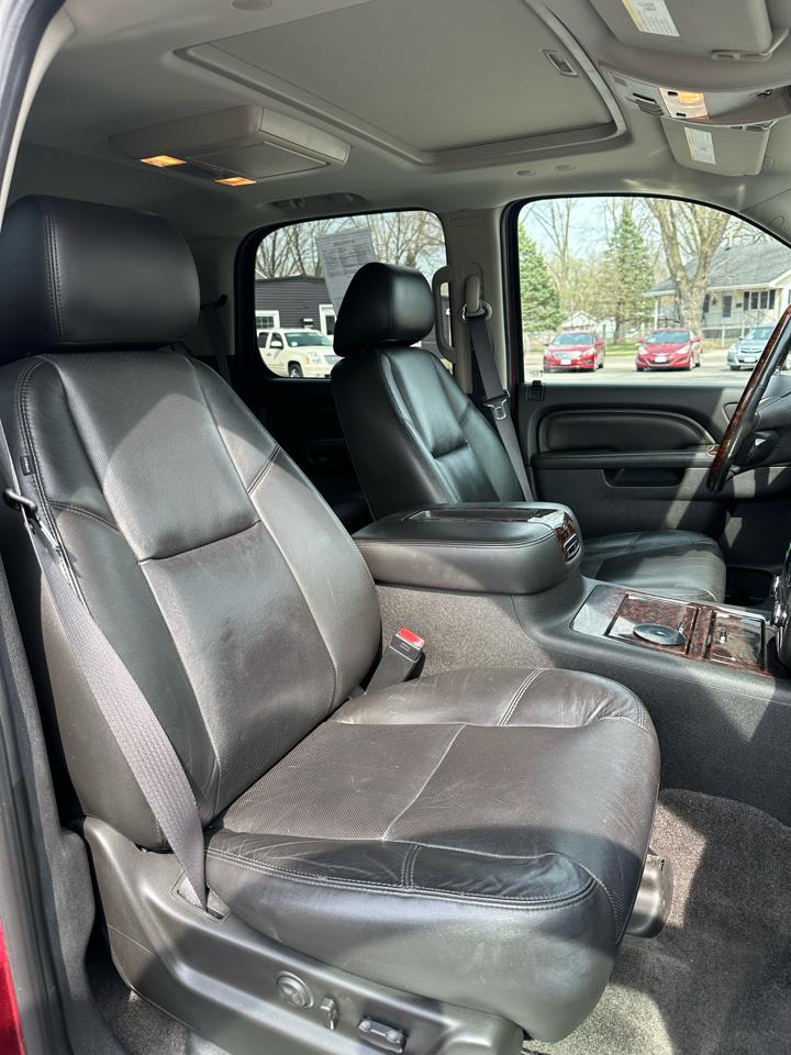 GMC Yukon Denali 4WD 2011