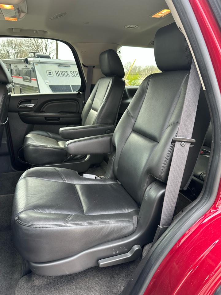 GMC Yukon Denali 4WD 2011