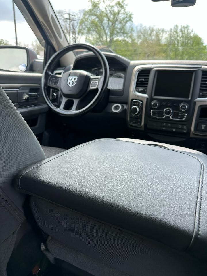 RAM 1500 SLT Crew Cab SWB 4WD 2014