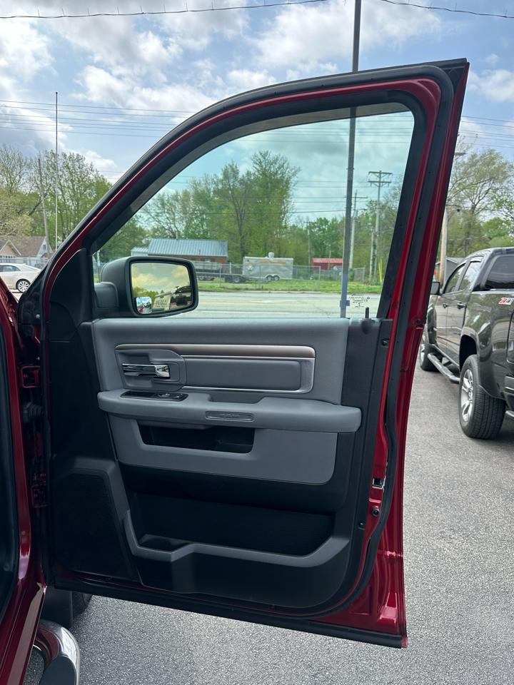 RAM 1500 SLT Crew Cab SWB 4WD 2014