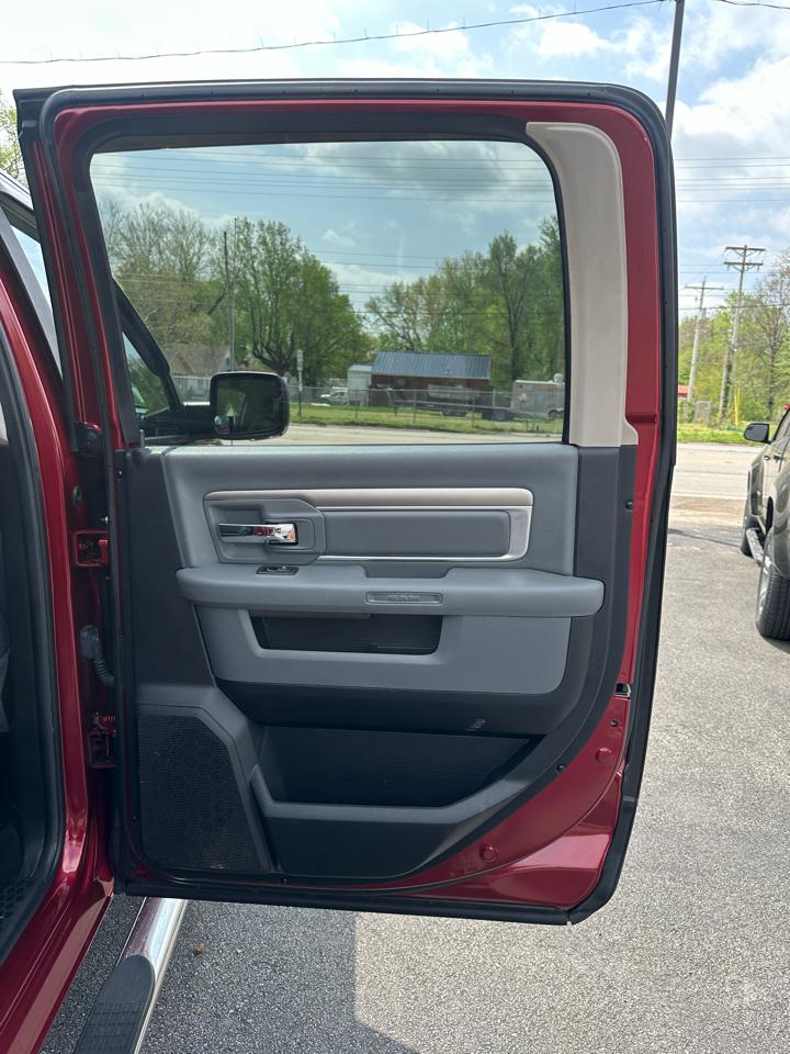 RAM 1500 SLT Crew Cab SWB 4WD 2014