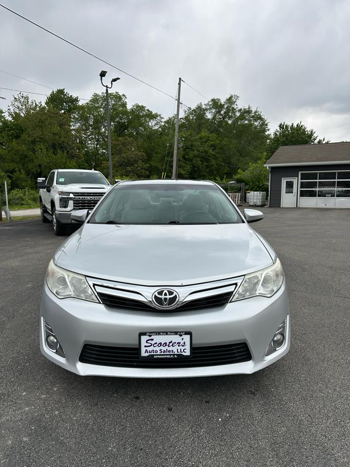 Toyota Camry XLE 4D Sedan 2012