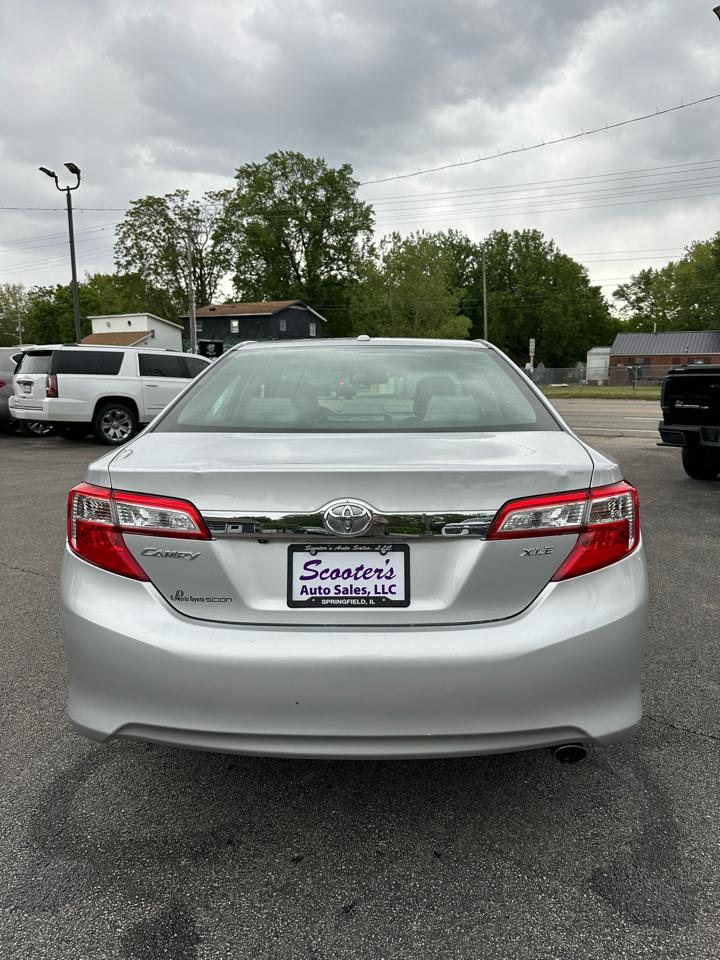 Toyota Camry XLE 4D Sedan 2012