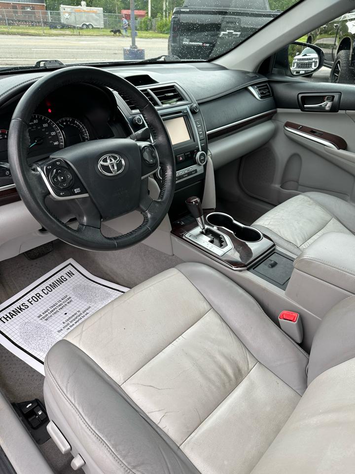 Toyota Camry XLE 4D Sedan 2012