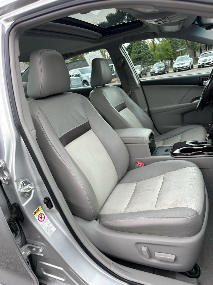 Toyota Camry XLE 4D Sedan 2012