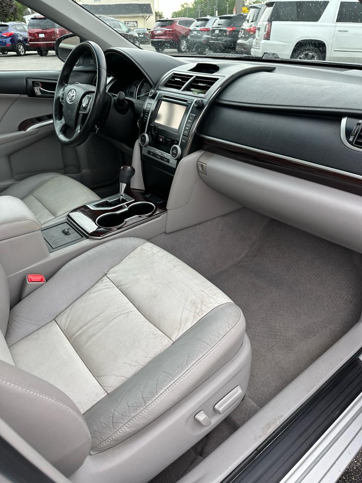 Toyota Camry XLE 4D Sedan 2012